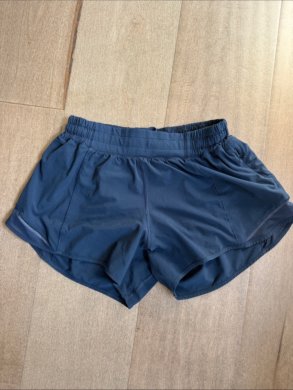Lululemon Hotty Hot Low-Rise 4” Shorts – Navy Blue 💙